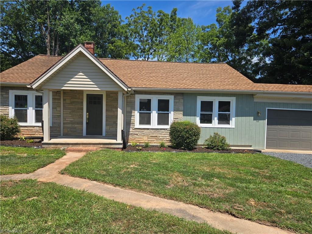 The home at 307 OLD LIBERTY RD ASHEBORO, NC