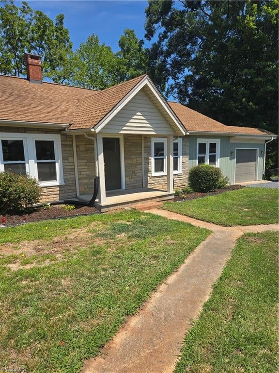 The home at 307 OLD LIBERTY RD ASHEBORO, NC