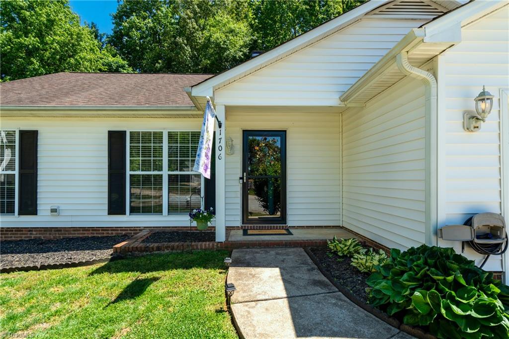 The home at 1706 CRINAN COURT CRINAN CT HIGH POINT, NC