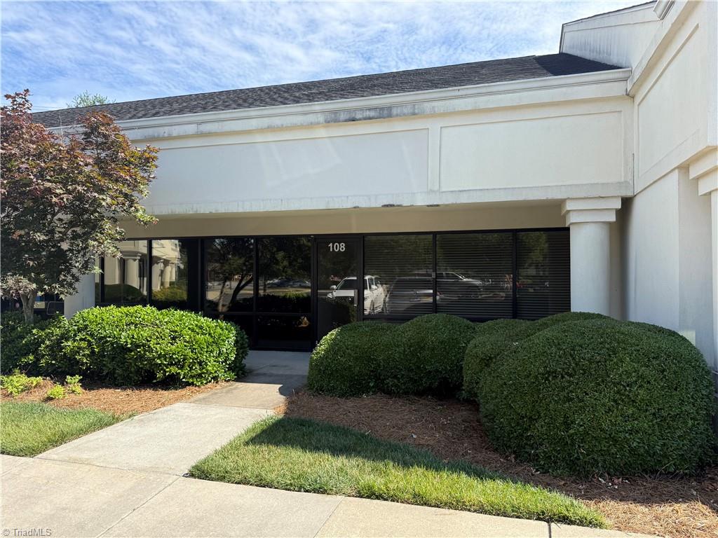 The home at 1008 HUTTON LN APT 108 HIGH POINT, NC