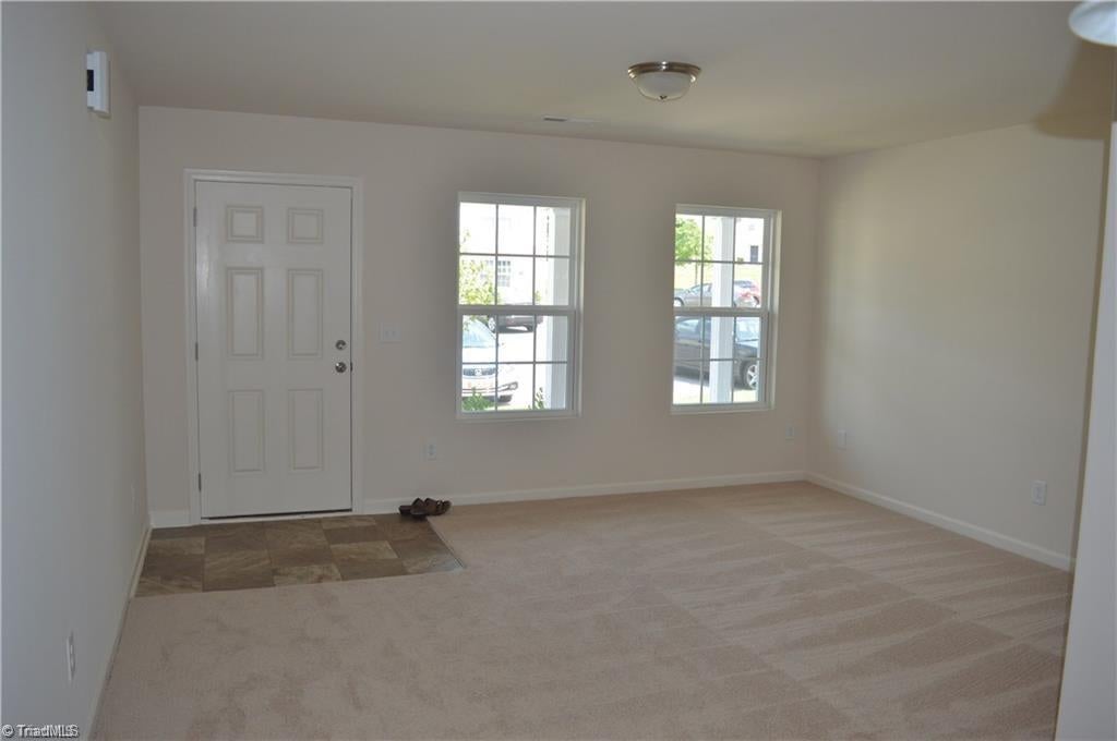The home at 425 SANDYBROOKE DR HIGH POINT, NC