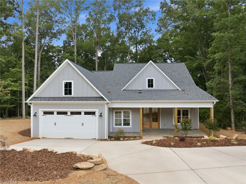The home at 2646 JOHNS RIDGE DR ASHEBORO, NC
